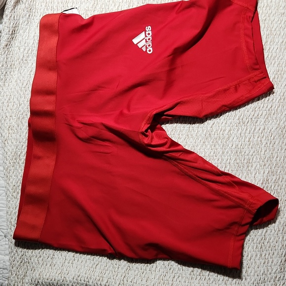 Men's Red  Adidas TECHFIT compression shorts climacool NWT 2XL- sportswear - Picture 3 of 6